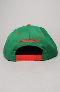 Mitchell & Ness The Milwaukee Bucks Arch Snapback Cap in Green Red