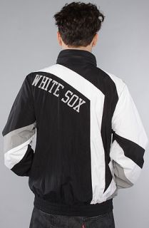 Mitchell & Ness The Chicago White Sox One on One Windbreaker in Black