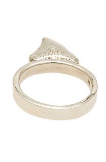 Fashionology Ring Upper Shark Tooth in Silver