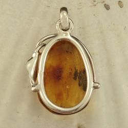 Sterling Silver Honey Baltic Amber Leaf/ Vine Pendant (Lithuania) Pendants