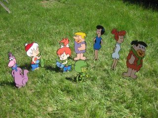 Lawn Art Figure The Flintstones Set Including Fred Wilma Pebbles Barney Betty Bamm Bamm Dino & The Great Gazoo Handcrafted & Painted With Great Detail Metal Stakes And Wall Mount Included  Outdoor Statues  Patio, Lawn & Garden