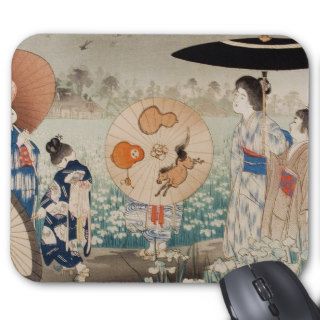 Vintage ukiyo e japanese ladies with umbrella art mouse pads