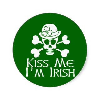 Kiss Me I'm Irish Skull and Crossbones Round Sticker