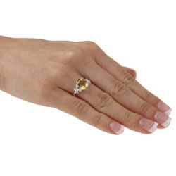 Viducci 10k White Gold Oval Citrine and 1/10ct TDW Diamond Ring (G H, I1 I2) Viducci Gemstone Rings