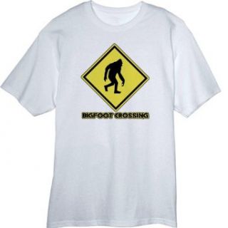 Bigfoot Crossing Novelty T Shirt Z11857 Sasquatch Crossing Sign Clothing