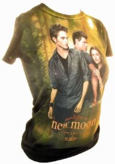 Twilight Girls T Shirt   New Moon; Edward, Bella & Jacob in the Woods Clothing