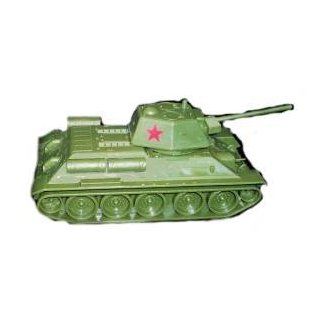 Classic Toy Soldiers WWII Russian T 34 Tank in 1/38 scale Toys & Games