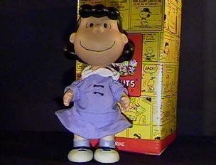 QPC4018 Lucy LE Hallmark Peanuts Gallery Porcelain Jointed Figurine   Collectible Figurines