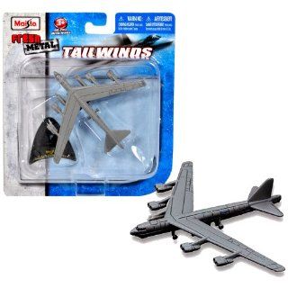 Maisto Fresh Metal Tailwinds 1493 Scale Die Cast United States Military Aircraft   U.S. Air Force Long Range, Subsonic, Jet Powered, Strategic Bomber B 52H Stratofortress with Display Stand Toys & Games