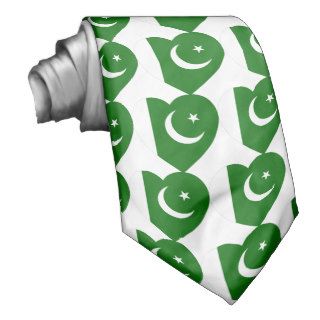 Pakistan Flag Heart Neck Wear