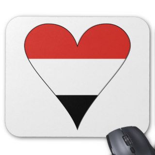 Yemeni Flag Heart Funky Mousepad