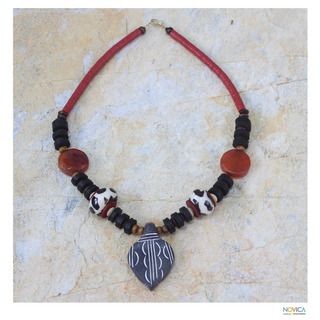 Handcrafted Agate and Wood 'African Wisdom' Necklace (Ghana) Novica Necklaces