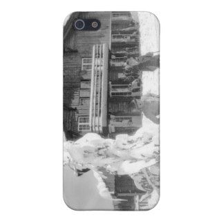 A Couple Cross Country Skiing Cover For iPhone 5
