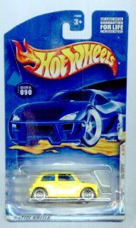 Hot Wheels 2000 090 First Editions 30/36 YELLOW Mini Cooper 164 Scale Toys & Games