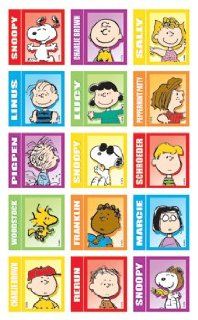 Peanuts Character Badges Sticker Maxi Pack Toys & Games