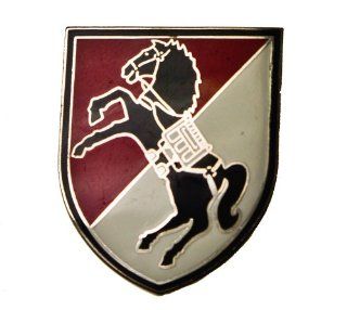 11th ACR US Army Armored Cavalry Regiment Support hat or lapel pin D13 Jewelry