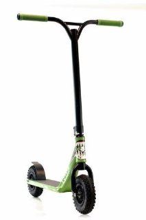 Lucky Scooter Warthog Dirt Complete Scooter, Green/Black  Sports Kick Scooters  Sports & Outdoors