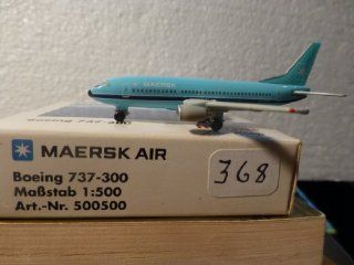 AIRCRAFT MODEL368 MAERSK AIR BOEING B 737 3L9 Toys & Games