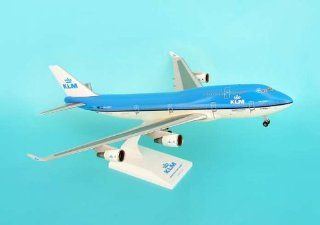 Daron Skymarks Klm 747 400 1/200 New Livery Model Kit with Gear Toys & Games