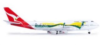 Daron Herpa Qantas 747 400 Go Wallabies Diecast Aircraft, 1500 Scale Toys & Games