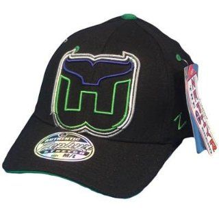 NHL LNH HARTFORD WHALERS BLACK FLEX FIT MED LG HAT CAP  Sports Fan Baseball Caps  Sports & Outdoors