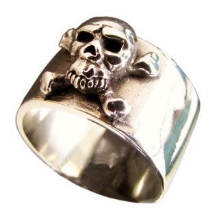 Bronze Pirate Ring Skull and Cross Bones Outlaw Biker Ring   Size 4 Jewelry