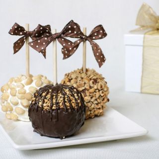 Golden Edibles 3 Chocolate and Nuts Caramel Apples   Holiday Gift Baskets