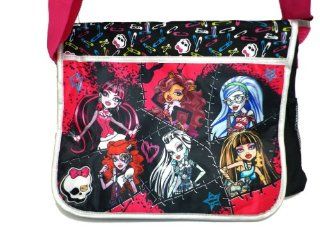 Messenger Bag   Monster High   Black/Pink Pins and Skulls School New 076911 Toys & Games