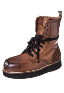 Soya Fish   SAFETY   Lace up boots   brown