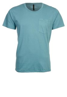 Nudie Jeans   Round Neck Pocket Tee   Basic T shirt   turquoise