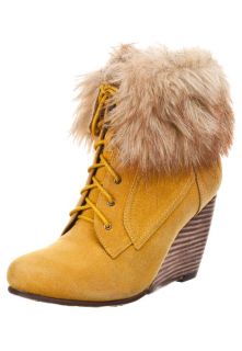 Even&Odd   Wedge boots   yellow