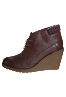 Lacoste LEREN 2   Wedge boots   brown