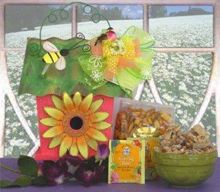 Daisy Delight Birdhouse Gift Basket  Gourmet Gift Items  Grocery & Gourmet Food