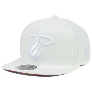 Miami Heat Mitchell and Ness NBA Under White Fitted Hat