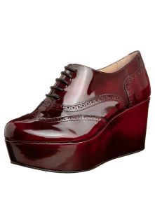 KMB   AMY   Platform heels   red