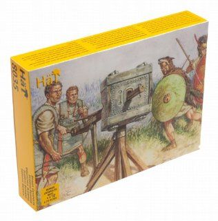 Roman Catapults (48 Figures/4 Catapults) 1/72 Hat Toys & Games