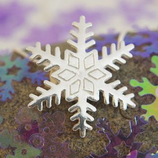 winter wonderland silver snowflake necklace by dizzy