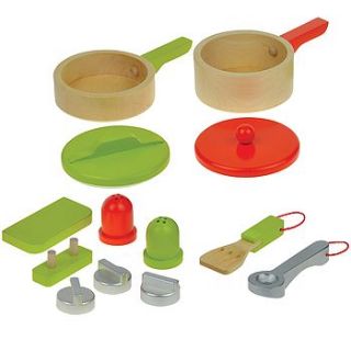 wooden kitchen toy by bee smart