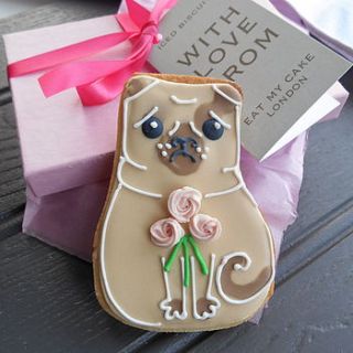 pug with flowers biscuit by eat my cake london