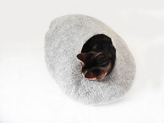 natural felt cat pet bed and ball by lovecatcaves
