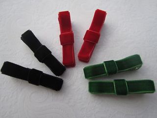 christmas velvet clippies   pairs by candy bows