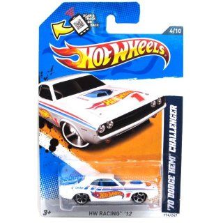 Hot Wheels   '70 Dodge Hemi Challenger (White)   HW Racing 12   4/10 ~ 174/247 [Scale 164] Toys & Games