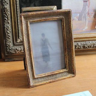 vintage style picture frame by discover attic.