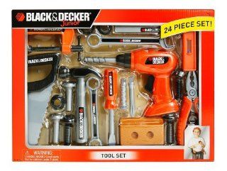 24 Pieces Included   Black And Decker Junior 24 Piece Tool Set (Window Box) Toys & Games