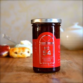 strawberry and prosecco preserve by number 54