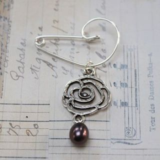 rose brooch with a fresh water pearl by zamsoe