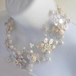 Sterling Silver 'Lace Sakura' White Pearl Flower Necklace (Thailand) Necklaces