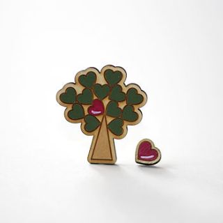 wooden tree and heart brooches by rock cakes