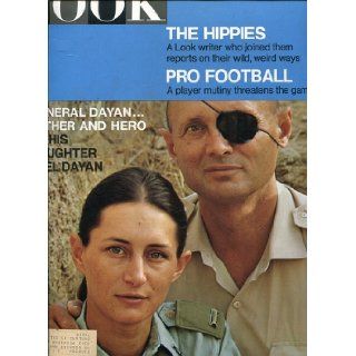Look Magazine August 22, 1967 (Hippies, Moshe Dayan & Daughter, Pro Football) Books