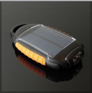 Solar Ladegert mit Akku 1700mAh, Handy, iPhone, Taschenlampe, LED, SOS Signal Elektronik